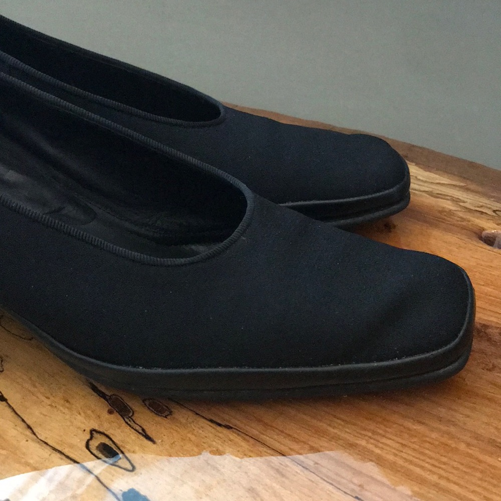 Rangoni Pumps - image 5